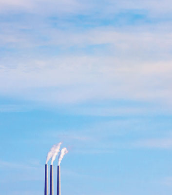 Noch steigt die Konzentration der Treibhausgase in der Atmosphäre weiter. Schuld daran ist unter anderem die Verbrennung fossiler Energieträger. (Foto: Getty Images/National Geographic Creative)