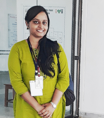 Die Studentin Aishwarya Nandita ist eine der Alltagsheldinnen von Bhubaneswar. Sie macht als Freiwillige die neue App gegen Überschwemmungen bekannt.