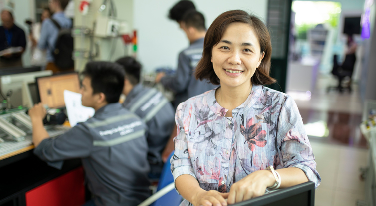 Nguyen Thi Thuc Han (38), teacher in the Department of Industrial Electronics