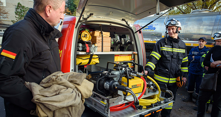 Inside one of the specially equipped emergency vehicles. Photo: dpa