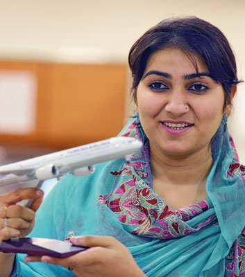 Die Pionierin: Misbah Naz gehört zu den ersten Absolventen des neuen Ausbildungsprogramms in Pakistan. Sie fand sofort eine passende Stelle.