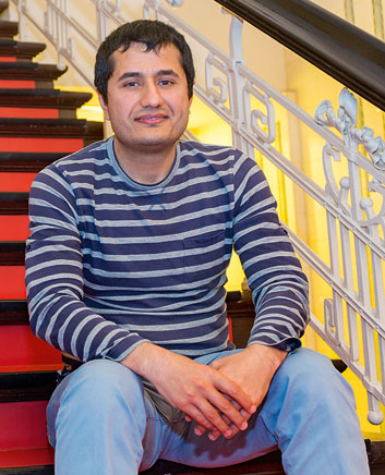 Neustart: Bei „Make it in Hamburg!“ lernt Farhad Haidari die Feinheiten der deutschen Arbeitswelt kennen – und erfährt manch Überraschendes.