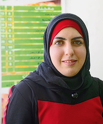 Right choice: after completinga degree in graphic design, renal Qawasmeh retrained to become a pastry chef. Not only does she now enjoy her job, she also takes home more pay.