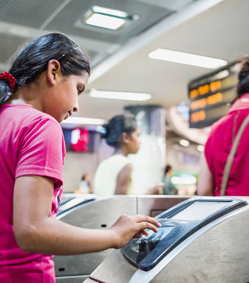 Young and ambitious – the first solar-powered metro station has now opened in Delhi.