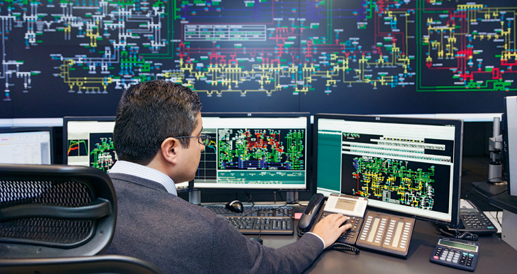 The national energy system coordinator’s electronic control panel in Santiago shows all the major power transmission lines.