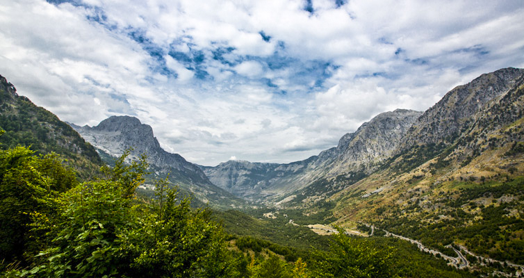 The hiking trail „Peaks of the Balkans is nearly 200 kilometres long and takes visitors through Albania, Kosovo and Montenegro.