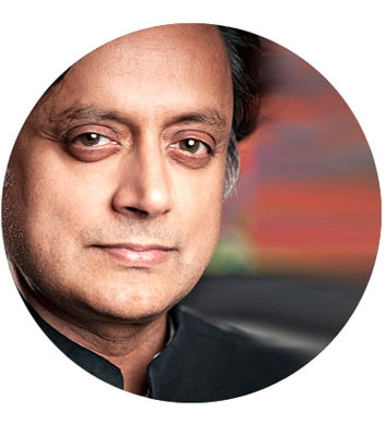 SHASHI THAROOR war von 2002 bis 2007 einer der Stellvertreter des damaligen UN-Generalsekretärs Kofi Annan. Der 1956 in London geborene Jurist, Schriftsteller und Politiker zählt zu den wichtigsten indischen Publizisten der Gegenwart. Für sein Werk „Der große Roman Indiens“ erhielt er den bedeutendsten Literaturpreis Indiens und den Commonwealth Writers’ Prize. Als indischer Parlamentarier ist er Vorsitzender des Komitees für auswärtige Angelegenheiten. 2014 hat er an der GIZ-Studie zu Deutschlands Wahrnehmung in der Welt teilgenommen. 