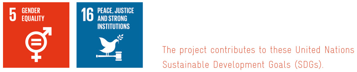 Die Grafik zeigt zwei Quadrate mit den Symbolen und Nummern der Vereinten Nationen für nachhaltige Entwicklungsziele. Links ist das Symbol für Ziel 5, Geschlechtergleichheit, in Rot mit dem Gleichheitssymbol zwischen einem weiblichen und einem männlichen Zeichen. Rechts ist das Symbol für Ziel 16, Frieden, Gerechtigkeit und starke Institutionen, in Blau mit einer Taube, einem Olivenzweig und einer Gerechtigkeitswaage. Zwischen den Symbolen steht der Text Das Projekt trägt zu diesen Zielen für nachhaltige Entwicklung der Vereinten Nationen bei (SDGs).