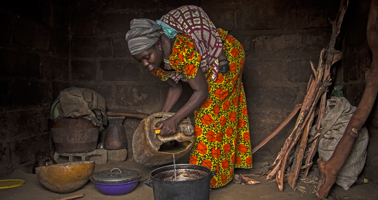 Ndeye Bineta Cissé in her kitchen