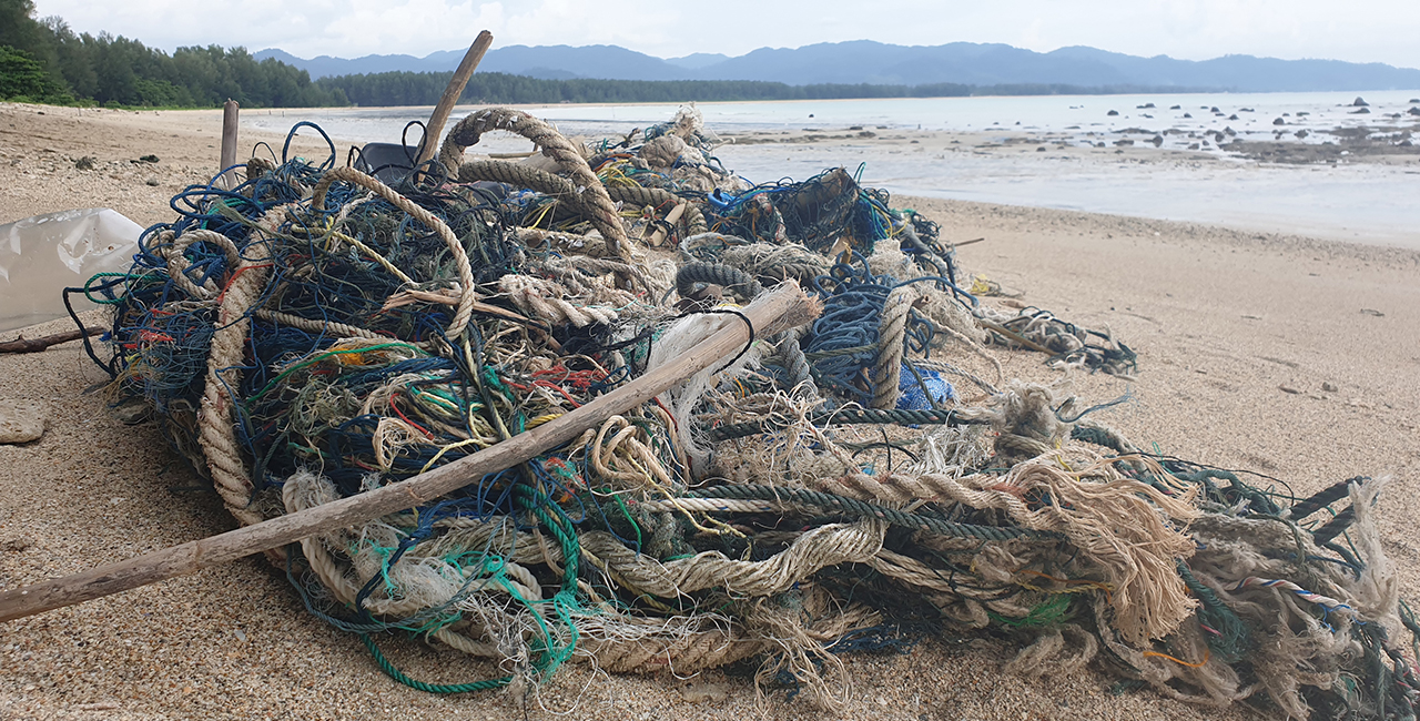 Durch die Entwicklung einer Online-Plattform für ein besseres Schiffsabfall-Management sollen hier zudem illegale Müllabladungen im Meer verhindert und das Recycling gefördert werden.
