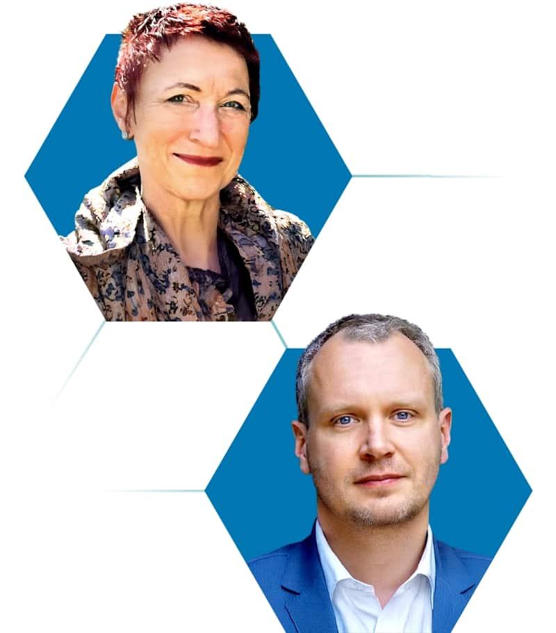 Zwei Porträts einer Frau mit kurzen, roten Haaren und eines Mannes mit kurzem, hellem Haar sind in blauen Sechsecken angeordnet, vor weißem Hintergrund.