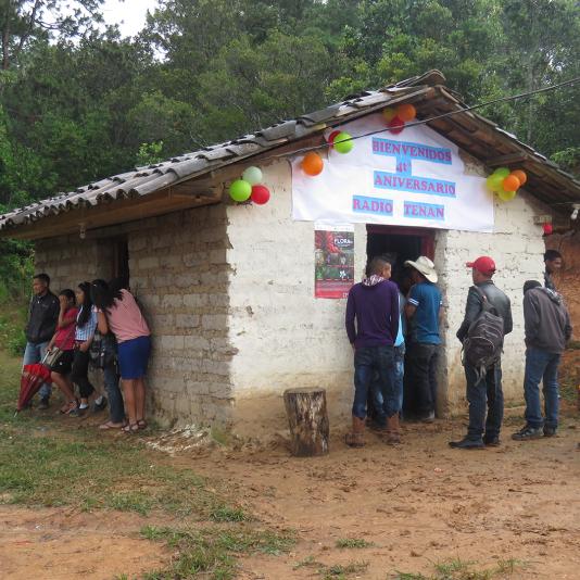 Radio in einem Biosphärenreservat in Honduras